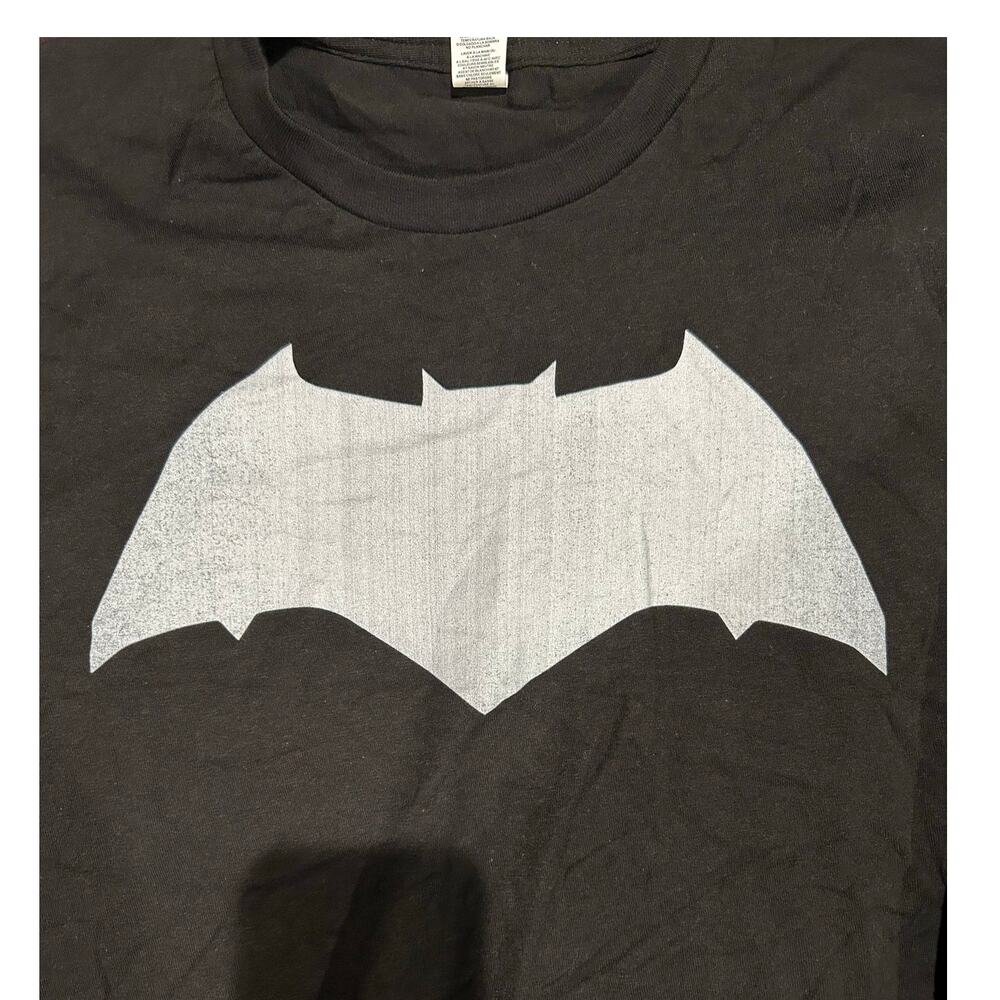 M & O Bat Black Graphic SS Tee Size L